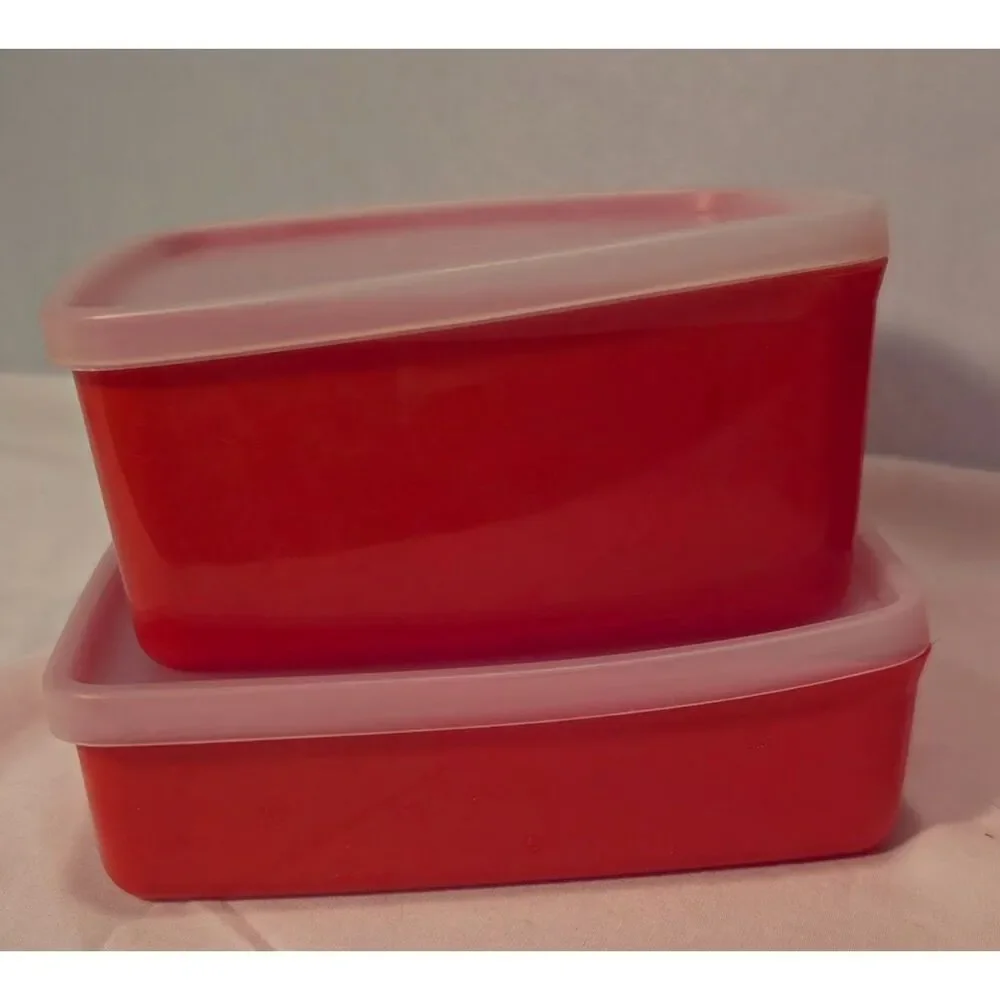 Tupperware vintage red